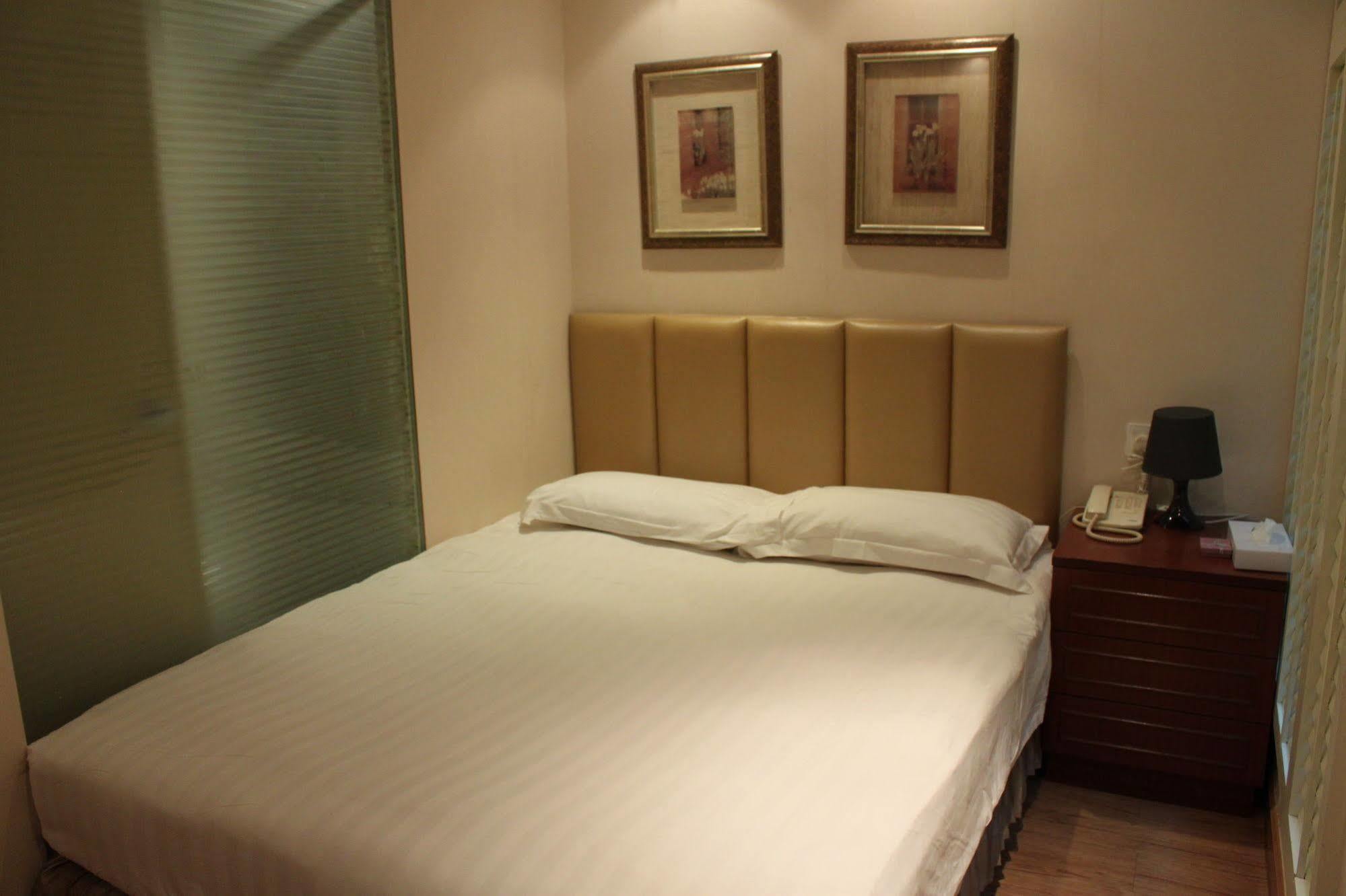Mingle At The Eden Hotel Hongkong